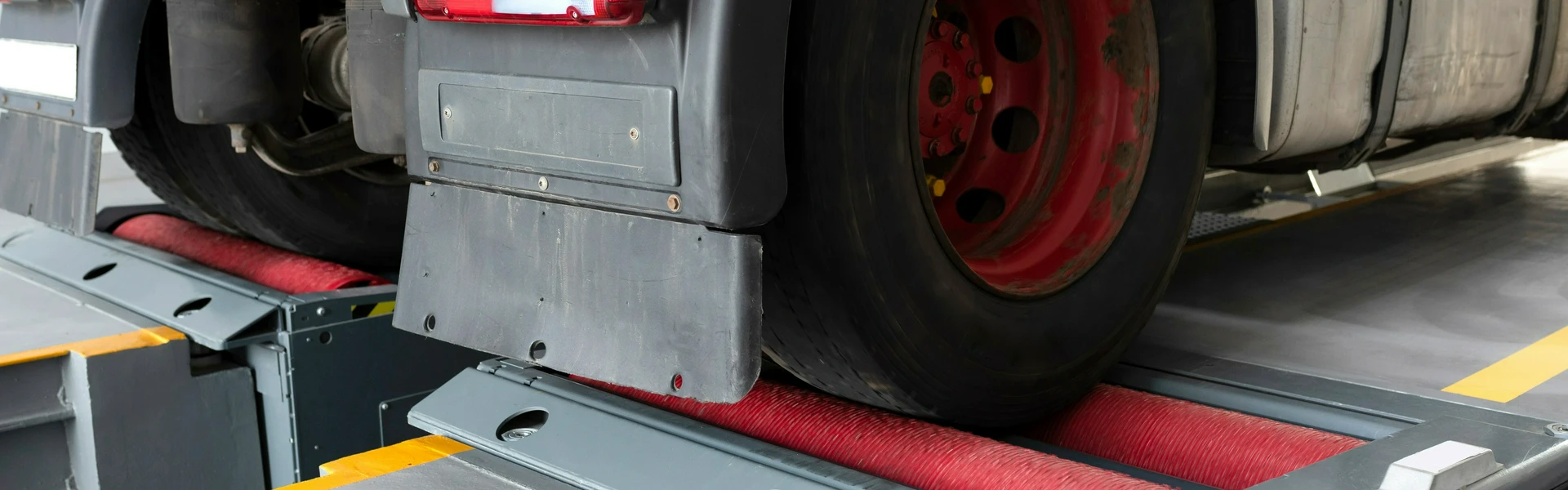 Podniesiony samochód